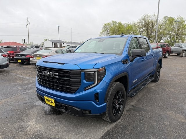 2023 GMC Sierra 1500 — interior view